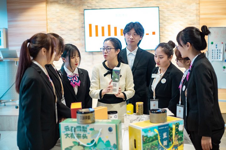可返回栏目或查看相邻条目